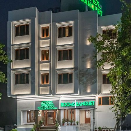Hotel Apex Surat Exterior photo